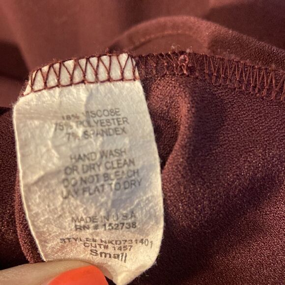 The Impeccable Pig Maroon Flare Ruffle Sleeve Shift Dress Size Small - Picture 4 of 6